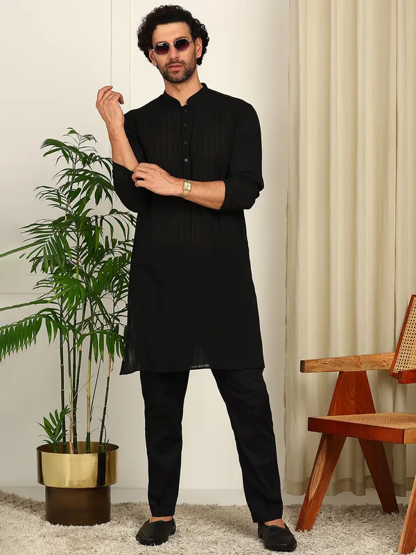 Black_Woven_Straight_Kurta_With_Pyjama