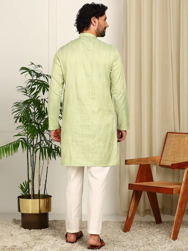 Green_Woven_Silk_Straight_Kurta_With_Pyjama