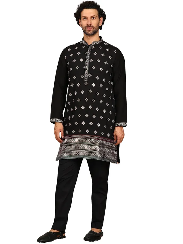 Black_Embroidered_Straight_Kurta_With_Pyjama