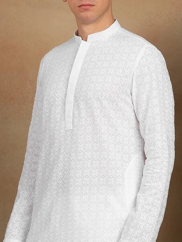 Men_White_Chikankari_Embroidered_Straight_Kurta_with_Salwar