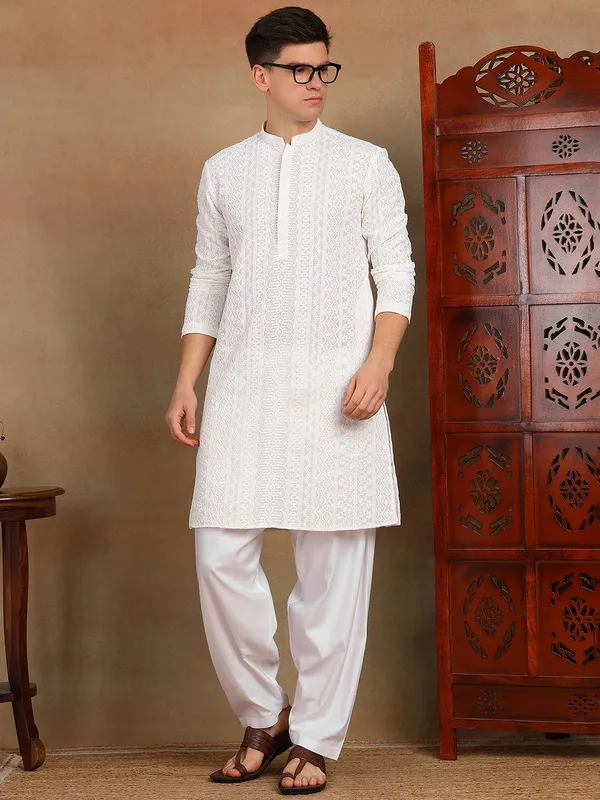 Men_White_Chikankari_Embroidered_Straight_Kurta_paired_with_Salwar