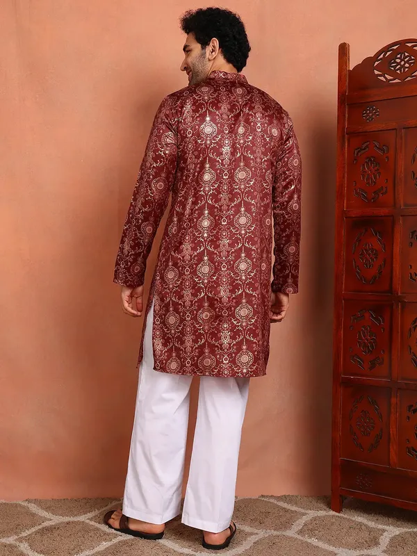 Men_Maroon_Chanderi_Silk_Straight_Printed_Kurta_With_Pyjama