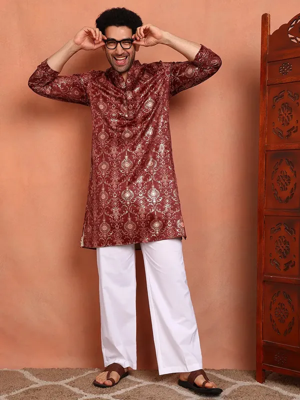 Men_Maroon_Chanderi_Silk_Straight_Printed_Kurta_With_Pyjama