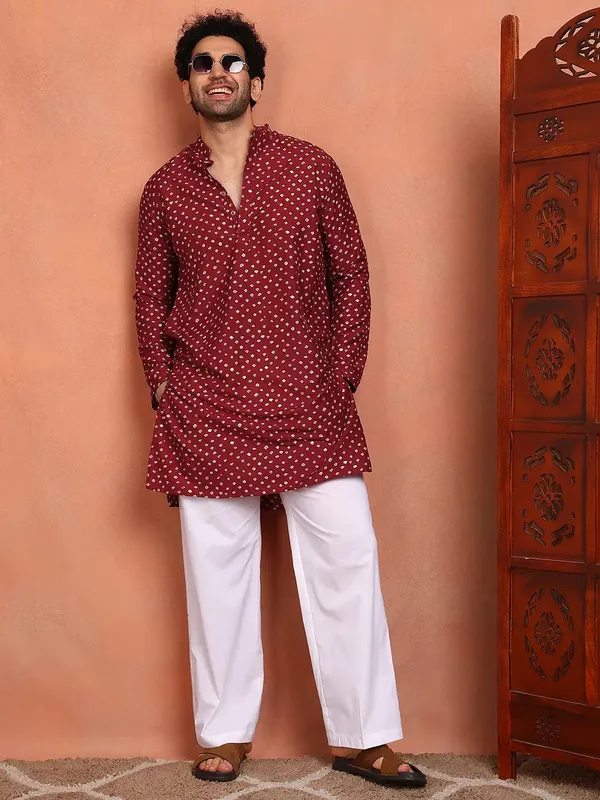Men_Maroon_Chanderi_Silk_Straight_Printed_Kurta_With_Pyjama