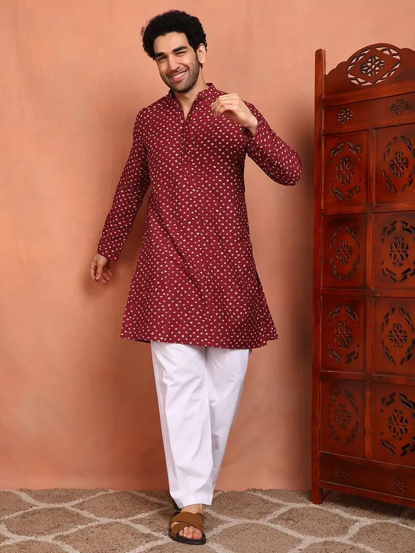 Men_Maroon_Chanderi_Silk_Straight_Printed_Kurta_With_Pyjama