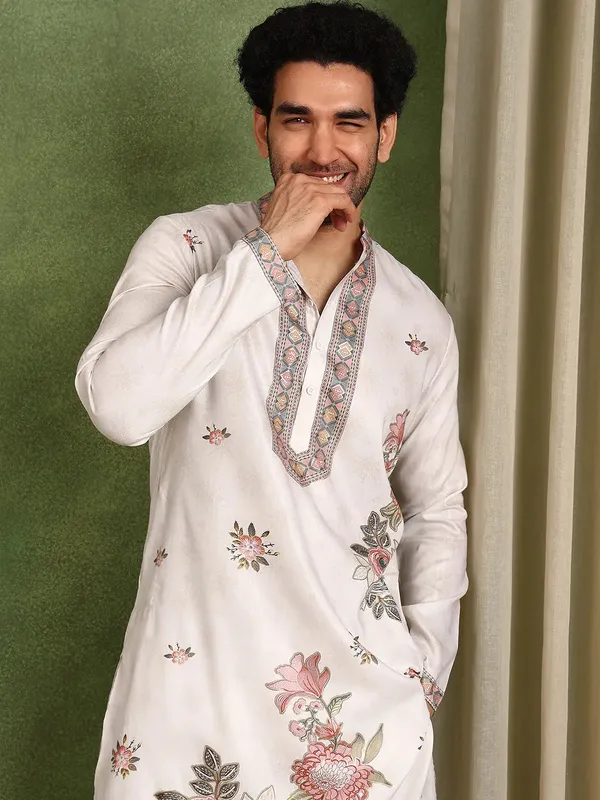 Men_Off-White_Chanderi_Silk_Straight_Yoke_Design_Kurta