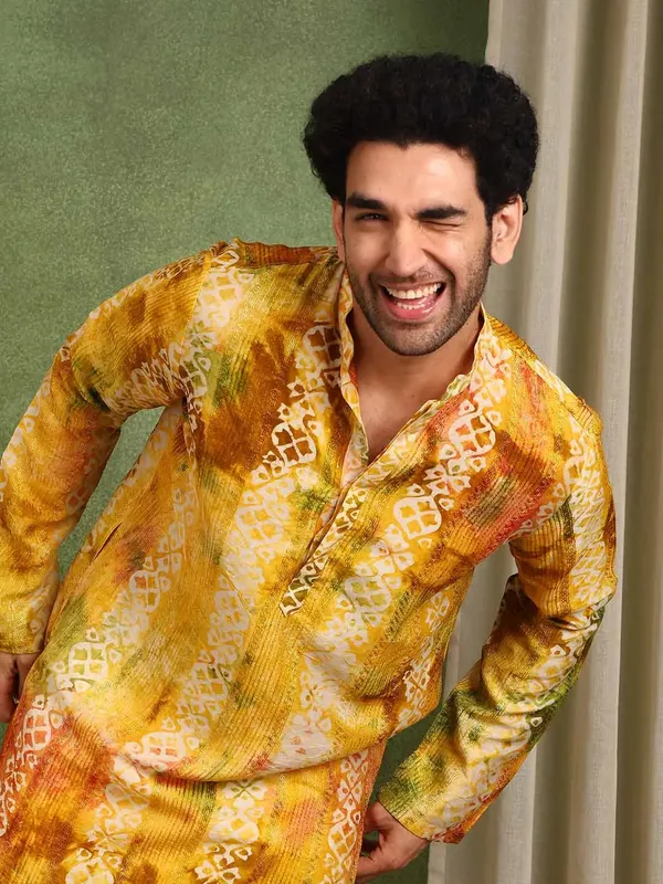 Mustard_Chanderi_Silk_Straight_Printed_Kurta