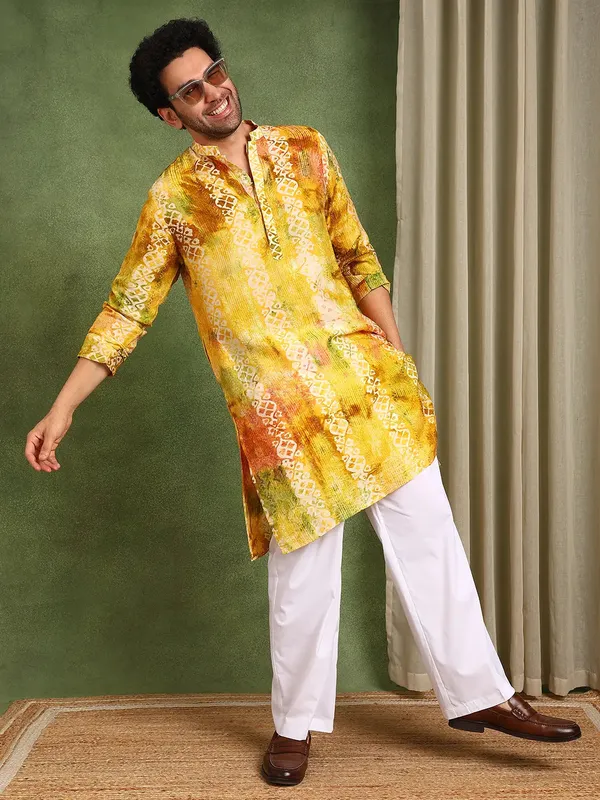 Mustard_Chanderi_Silk_Straight_Printed_Kurta
