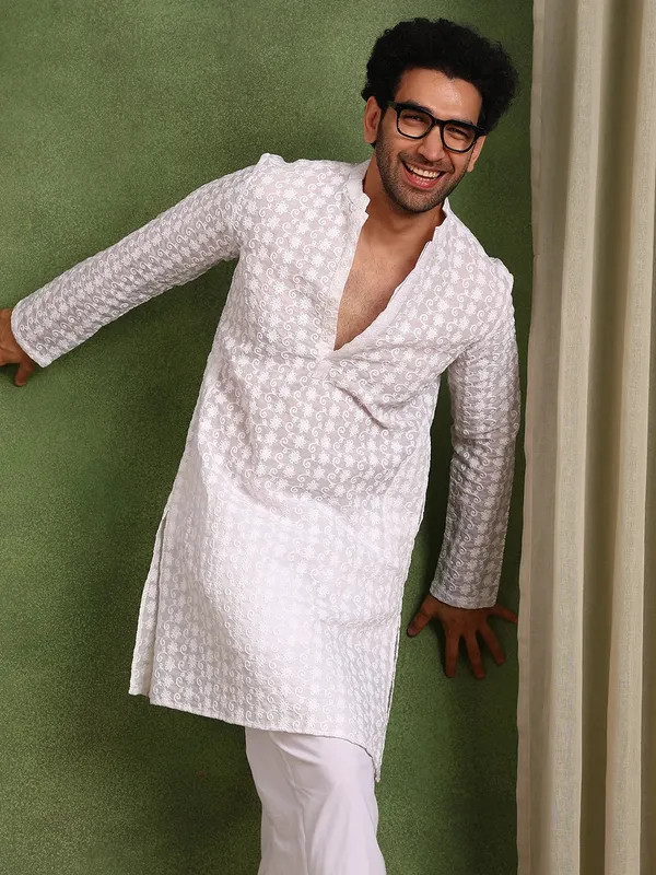 Men_White_Embroidered_Cotton_Straight_Kurta_With_Pyjama