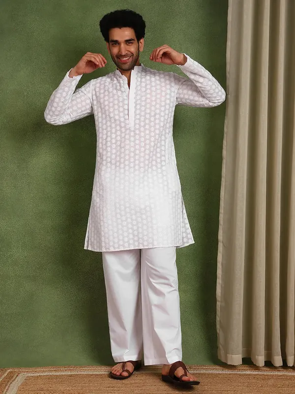 Men_White_Embroidered_Cotton_Straight_Kurta_With_Pyjama