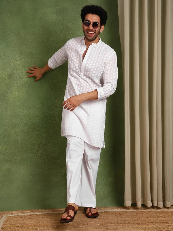 Men_White_Embroidered_Cotton_Straight_Kurta_With_Pyjama
