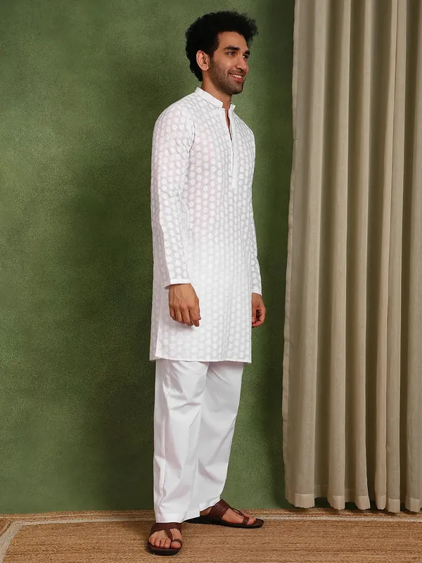 Men_White_Embroidered_Cotton_Straight_Kurta_With_Pyjama