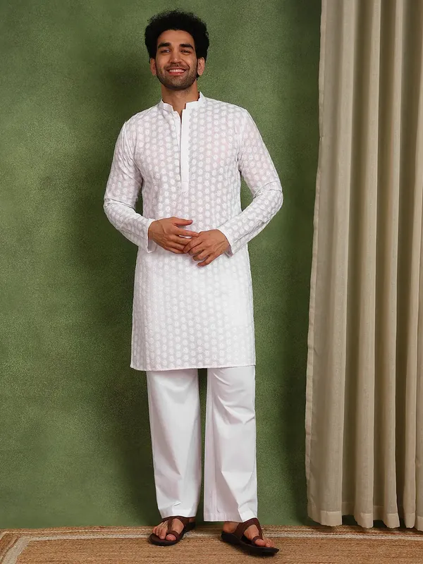 Men_Cotton_Chikankari_Kurta