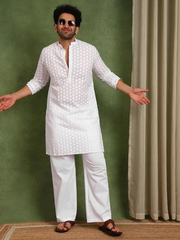 Men_Cotton_Chikankari_Kurta