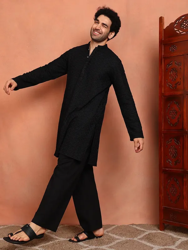 Men_Black_Embroidered_Cotton_Straight_Kurta_With_Pyjama