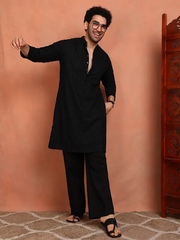 Men_Black_Embroidered_Cotton_Straight_Kurta_With_Pyjama