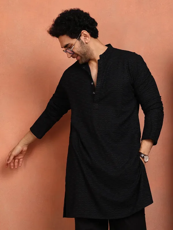Men_Black_Embroidered_Work_Cotton_Straight_Kurta