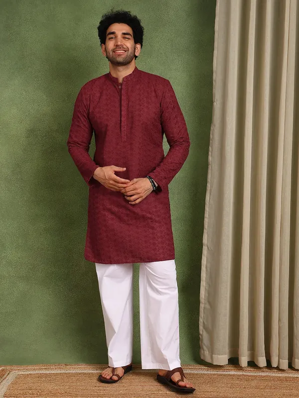 Men_Maroon_Embroidered_Cotton_Straight_Kurta_With_Pyjama