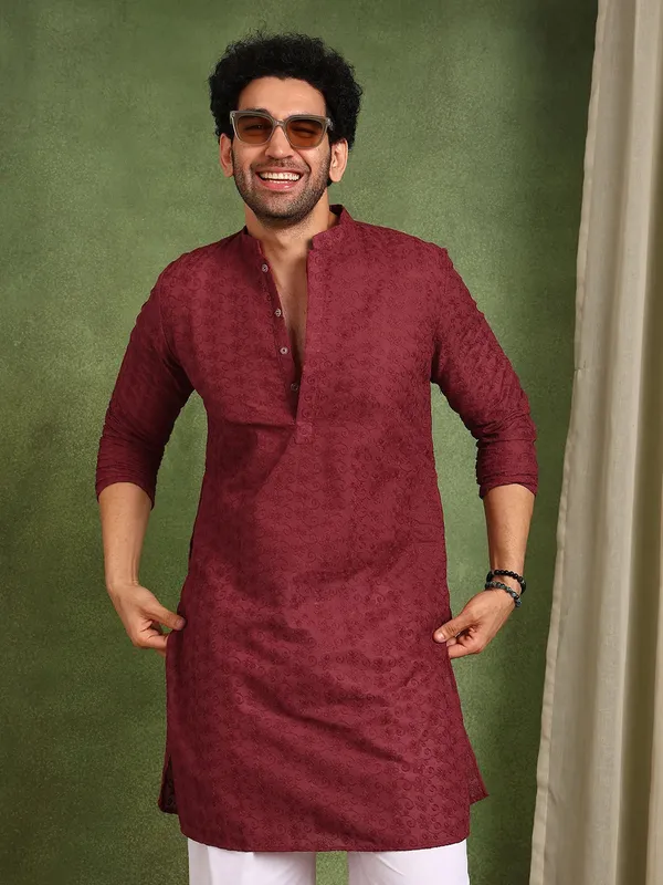 Men_Maroon_Embroidered_Cotton_Straight_Kurta_With_Pyjama
