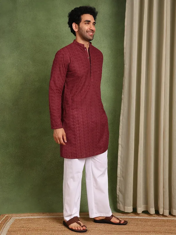 Men_Maroon_Embroidered_Cotton_Straight_Kurta_With_Pyjama