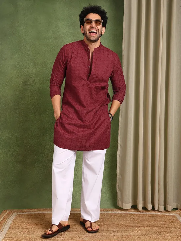 Men_Maroon_Embroidered_Cotton_Straight_Kurta_With_Pyjama