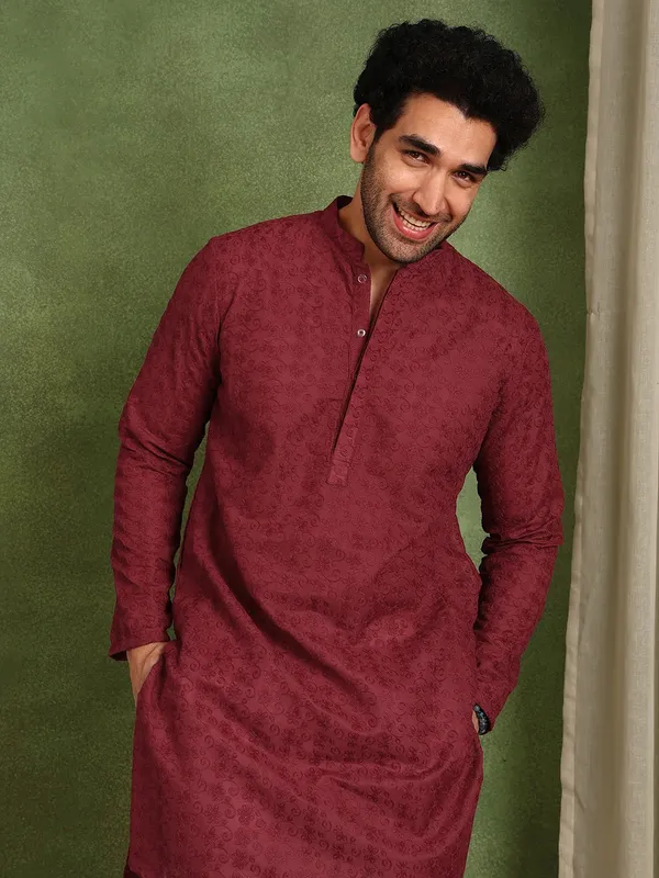 Men_Maroon_Embroidered_Cotton_Straight_Kurta