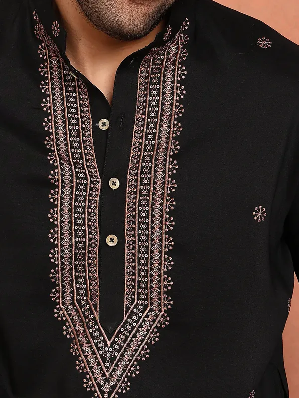 Men_Black_Cotton_Silk_Straight_Kurta_With_Pyjama