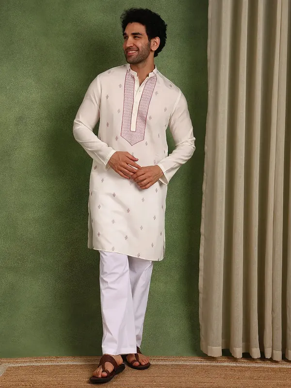 Men_Off-White_Cotton_Silk_Straight_Kurta