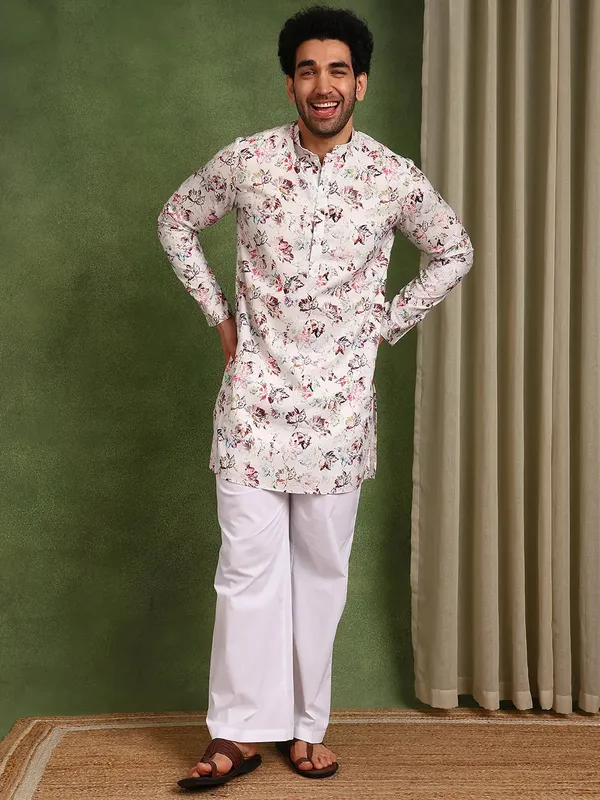 Men_Off-White_Cotton_Straight_Kurta