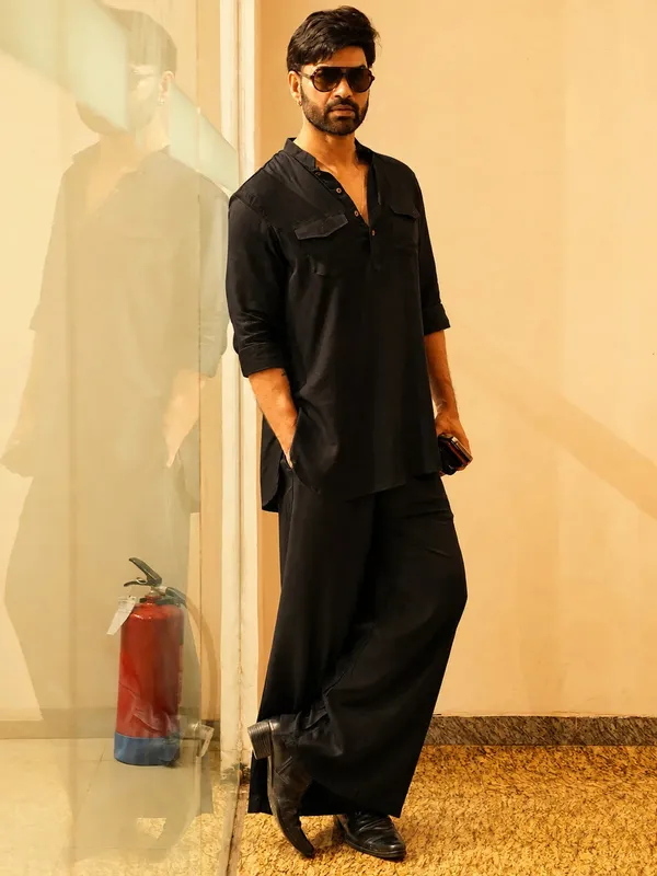 Men's_Black_Rayon_Solid_Pathani_Set