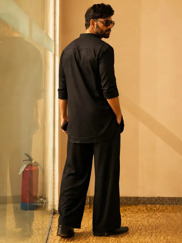 Men's_Black_Rayon_Solid_Pathani_Set