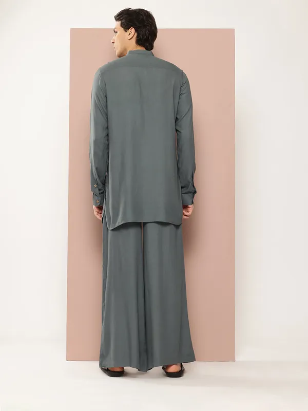 Men's_Gray_Rayon_Solid_Pathani_Set