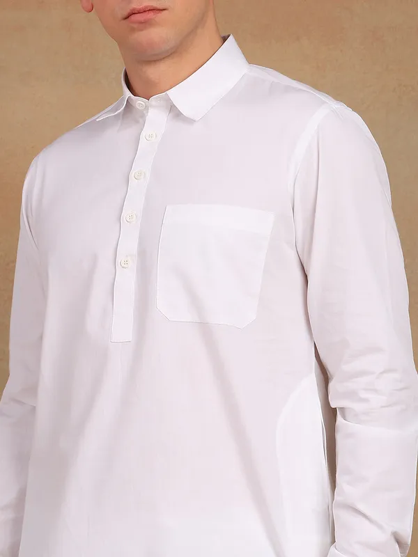 Men_White_Solid_Pathani_Kurta_With_Salwar