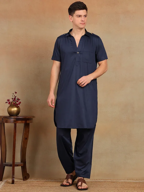 Men_Navy_Blue_Solid_Pathani_Kurta_With_Salwar