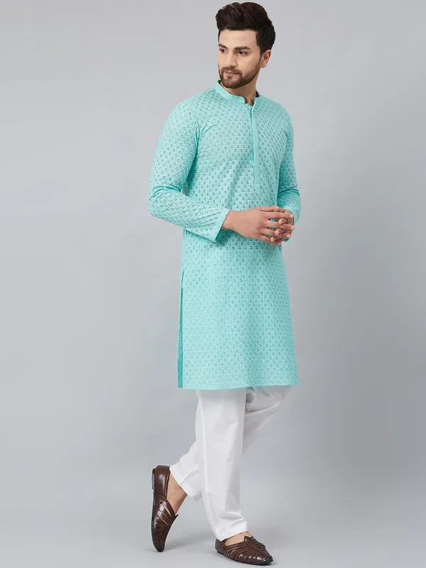 Chikankari_Embroidered_Straight_kurta_with_Pyjama
