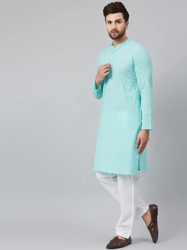 Chikankari_Embroidered_Straight_kurta_with_Pyjama