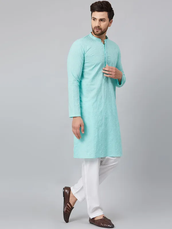Chikankari_Embroidered_Straight_kurta_with_Pyjama