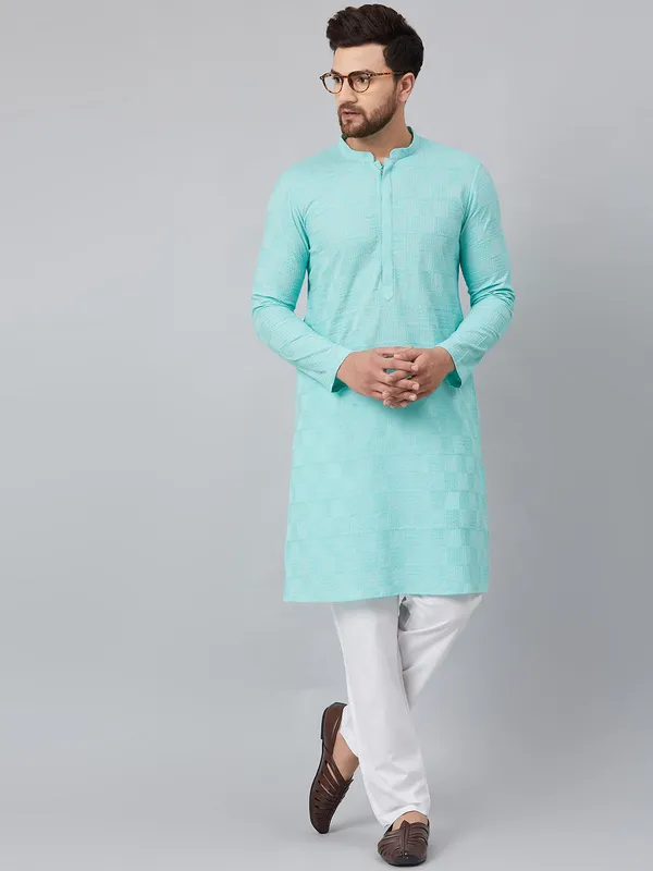 Chikankari_Embroidered_Straight_kurta_with_Pyjama