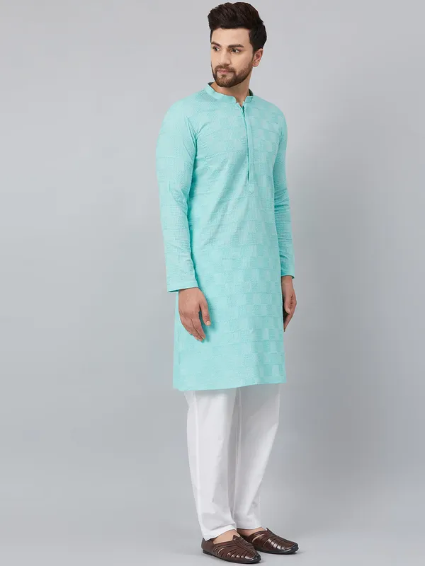 Chikankari_Embroidered_Straight_kurta