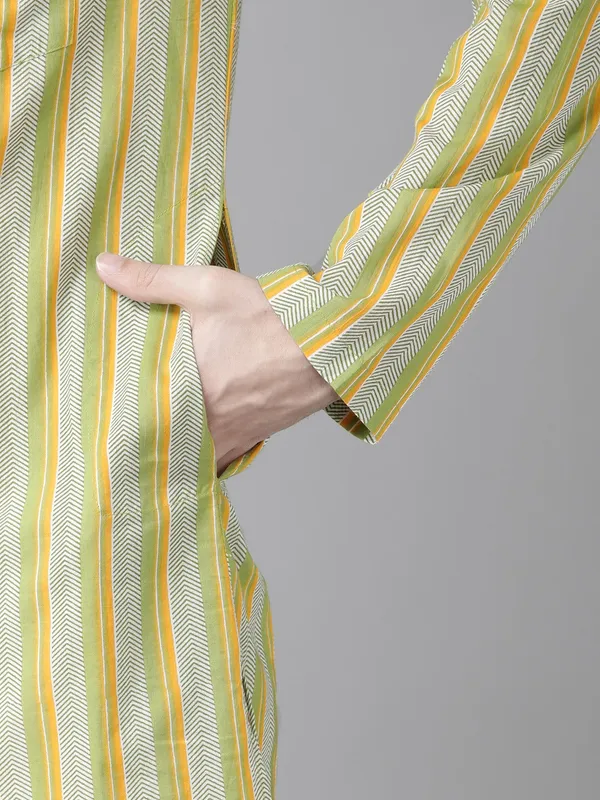 Printed_Straight_kurta_with_pyjama
