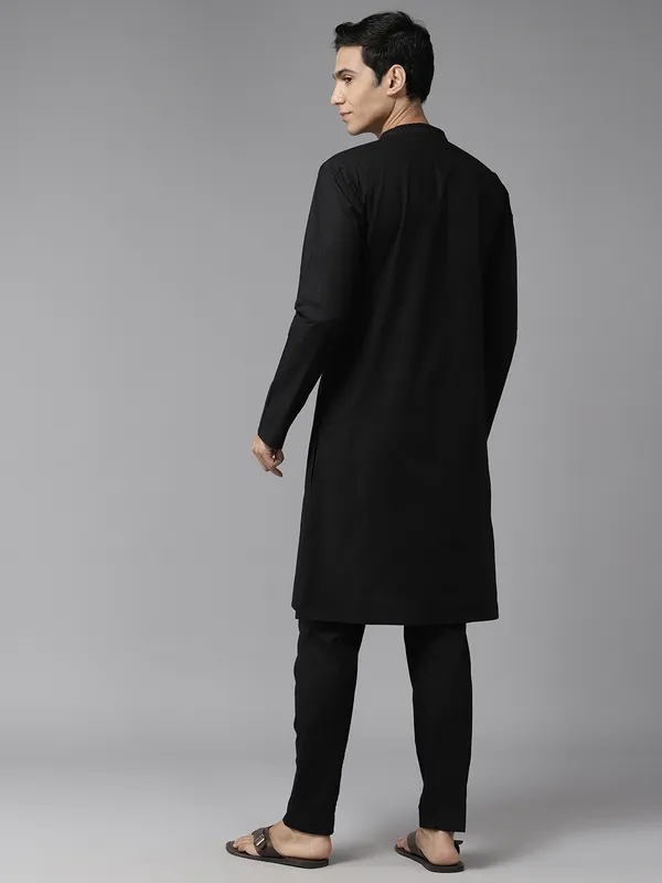 Men_Black_Pure_Cotton_Embroidered_Staright_Kurta_With_Pajama