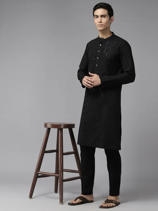 Men_Black_Pure_Cotton_Embroidered_Staright_Kurta_With_Pajama