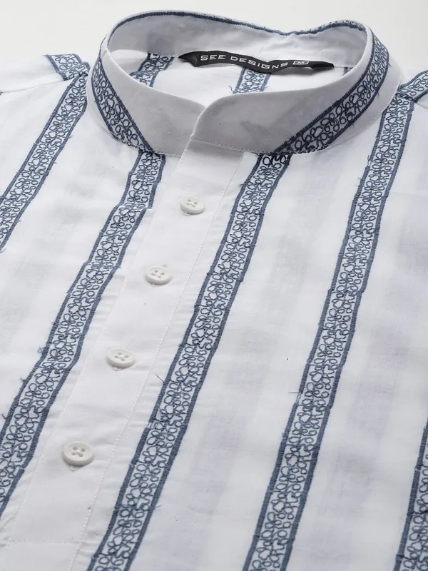 Men_White_&_Grey_Pure_Cotton_Embroidered_Staright_Kurta_With_Pajama