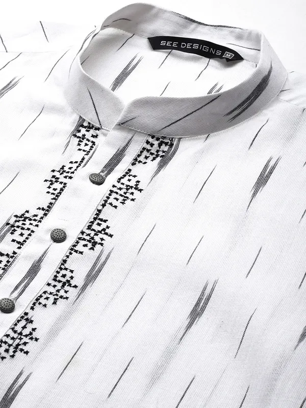 Men_White_&_Black_Pure_Cotton_Embroidered_Staright_Kurta_With_Pajama