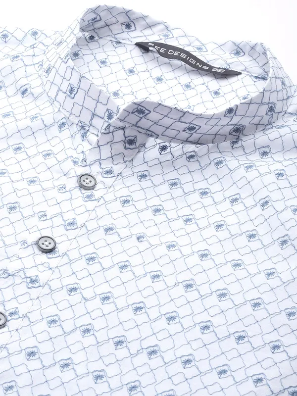 Men_White_&_Blue_Pure_Cotton_Embroidered_Staright_Kurta_With_Pajama