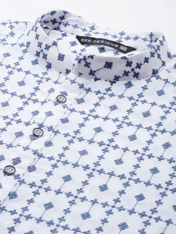 Men_White_&_Blue_Pure_Cotton_Embroidered_Staright_Kurta_With_Pajama