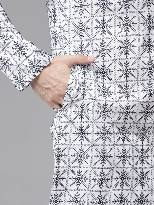 Men_Off_White_&_Blue_Pure_Cotton_Embroidered_Staright_Kurta_With_Pajama