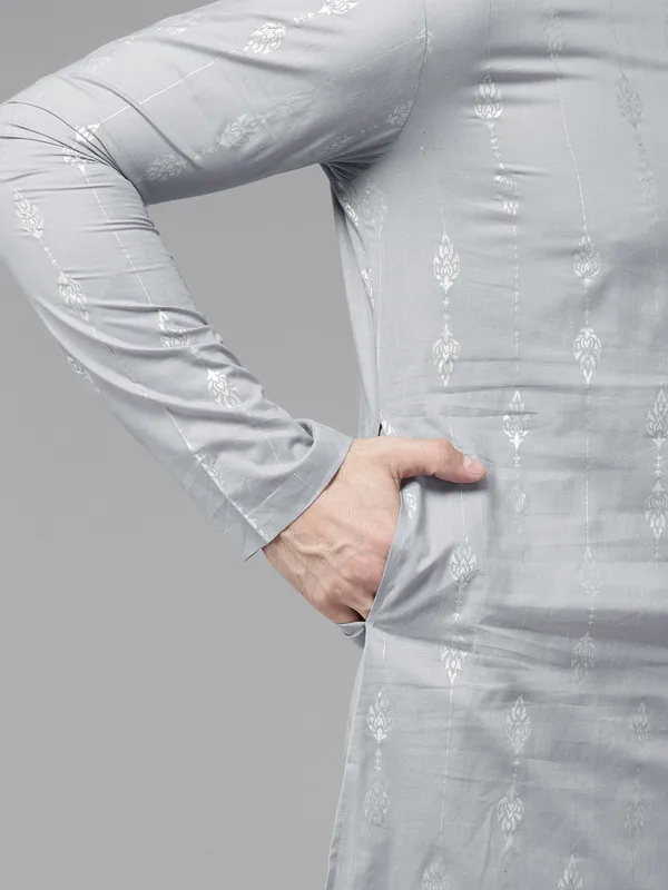 Men_Grey_&_Blue_Pure_Cotton_Embroidered_Staright_Kurta_With_Pajama