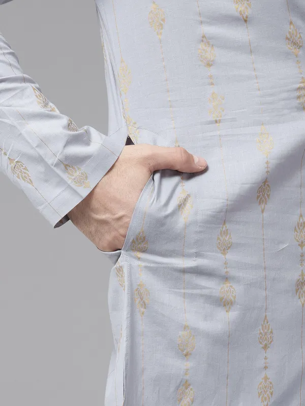 Men_Grey_&_Gold_Pure_Cotton_Embroidered_Staright_Kurta_With_Pajama