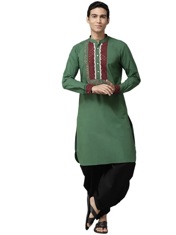 Men_Green_&_Maroon_Pure_Cotton_Embroidered_Staright_Kurta
